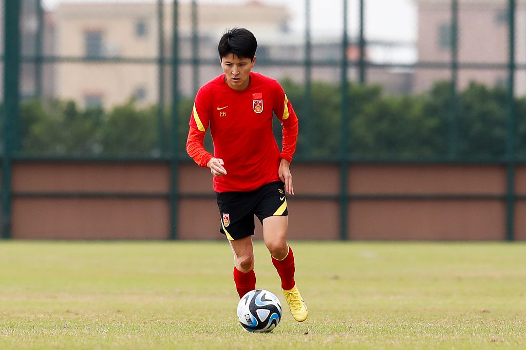 意大利球员协会(AIC)举办的年度最佳大奖(Gran Gala del Calcio)颁奖典礼，奥斯梅恩获得22/23赛季意甲最佳球员。